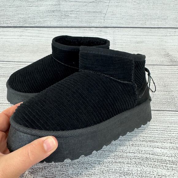 Dirty Laundry Women's Black Ribbed Sherpa Lined Booties Size 6 - Picture 3 of 9